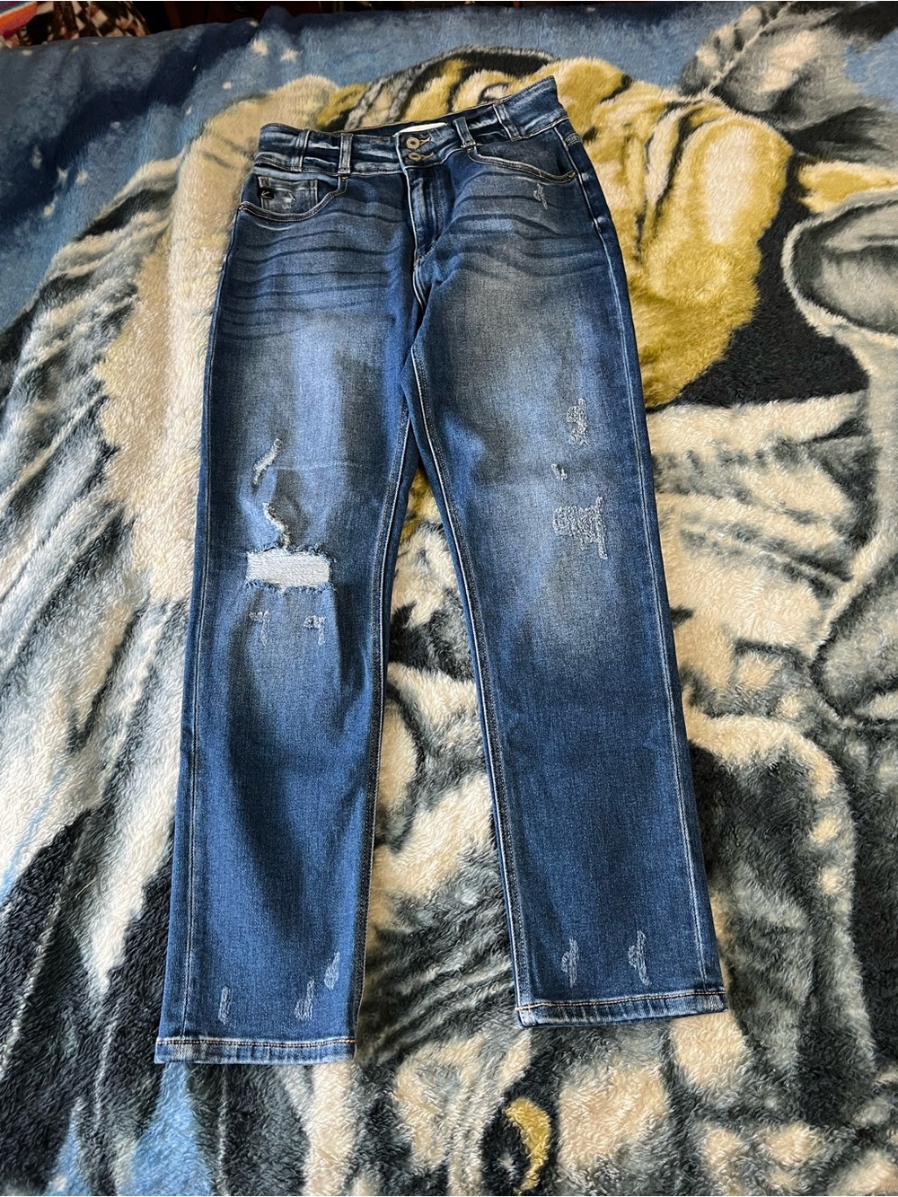 KanCan Women's Straight Distressed Blue Jeans